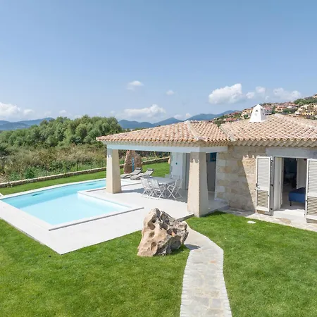 Corallo Sx Ottiolu Villa *